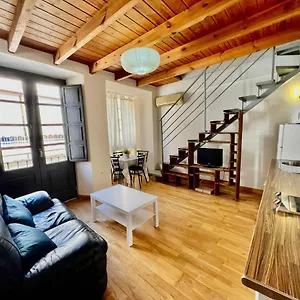 https://luxury-duplex-malaga-center.hotelsinnerja.org